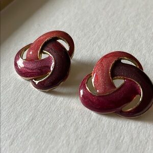 002 Elegant vintage enamel Gold and Red Knot Earrings